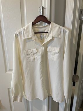 Liz Claiborne Off-White Button-Up Shirt